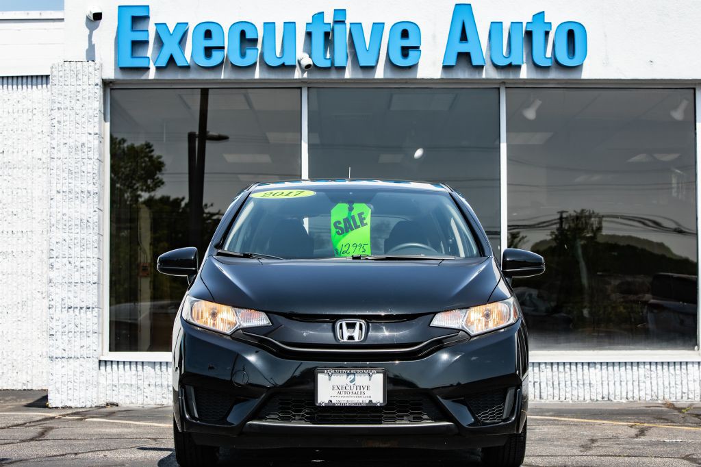 2017 Honda Fit Image 2