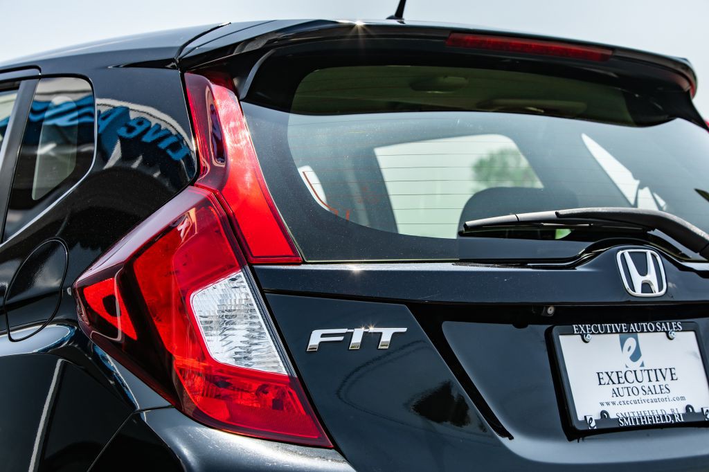 2017 Honda Fit Image 16