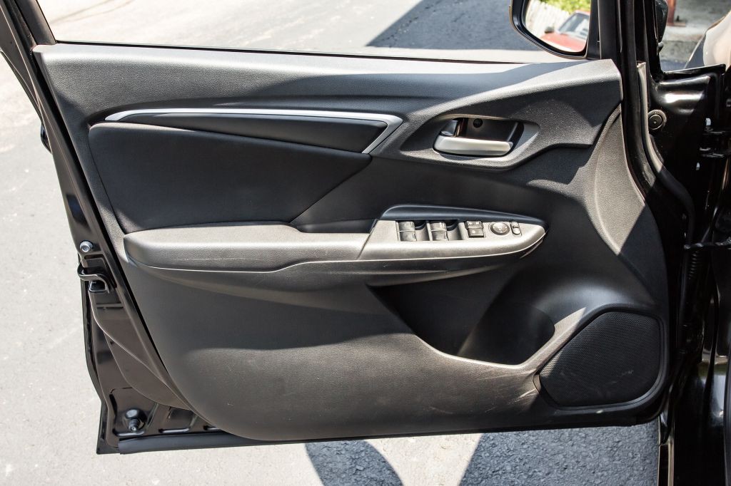 2017 Honda Fit Image 25