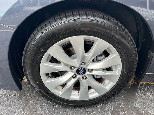 2017 Subaru Legacy Image 7