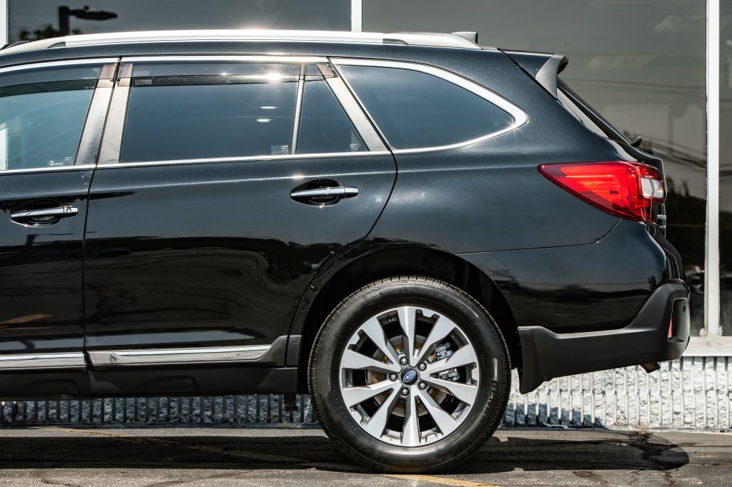 2018 Subaru Outback Image 12