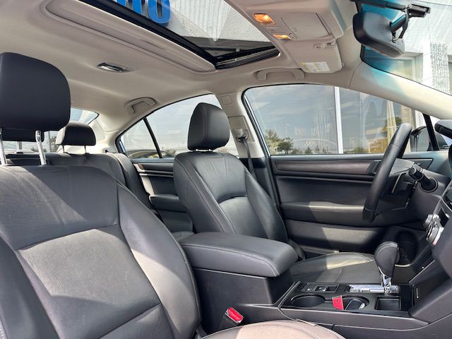 2015 Subaru Legacy Image 16