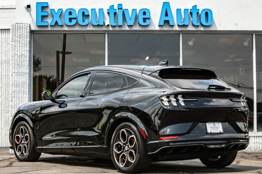 2023 Ford Mustang Image 5