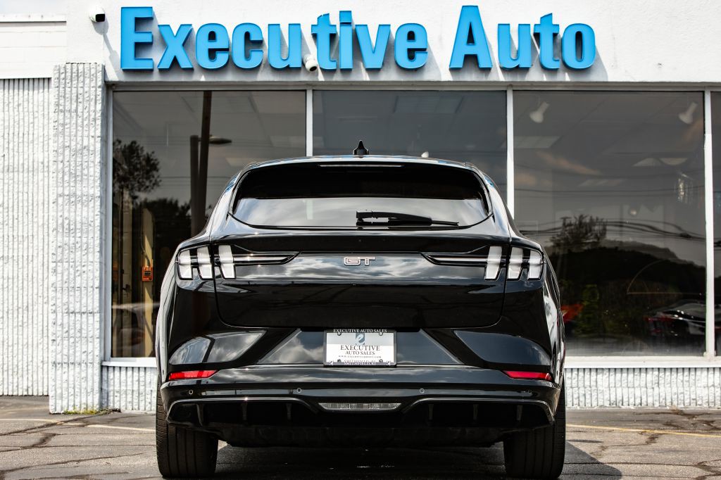 2023 Ford Mustang Image 6