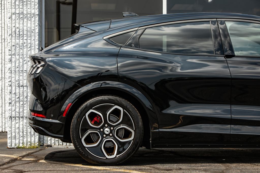 2023 Ford Mustang Image 9