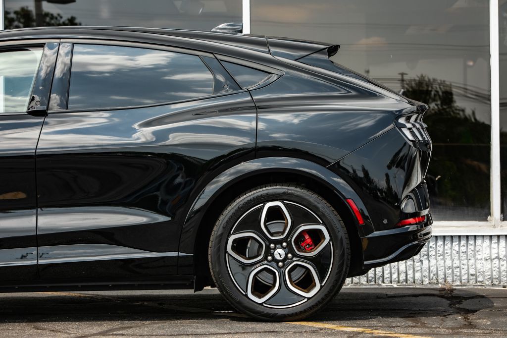 2023 Ford Mustang Image 12