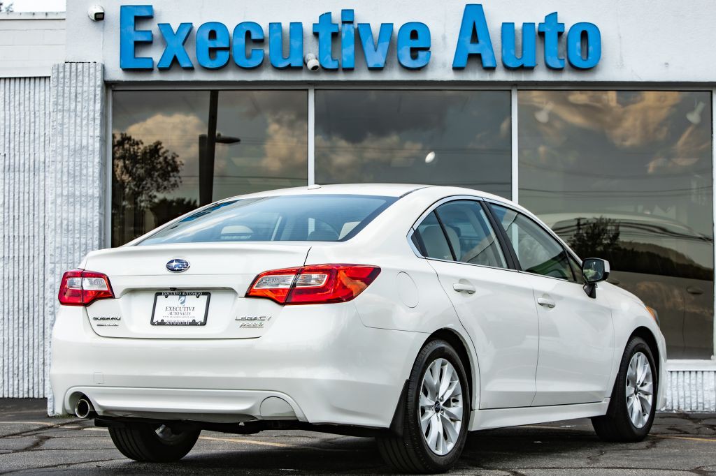 2015 Subaru Legacy Image 7