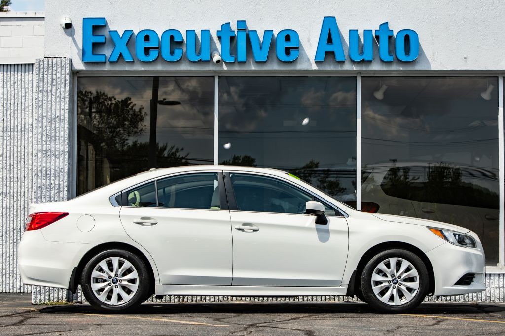 2015 Subaru Legacy Image 8