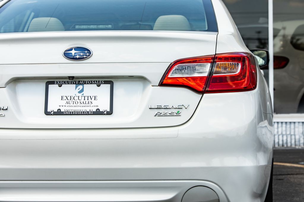 2015 Subaru Legacy Image 14