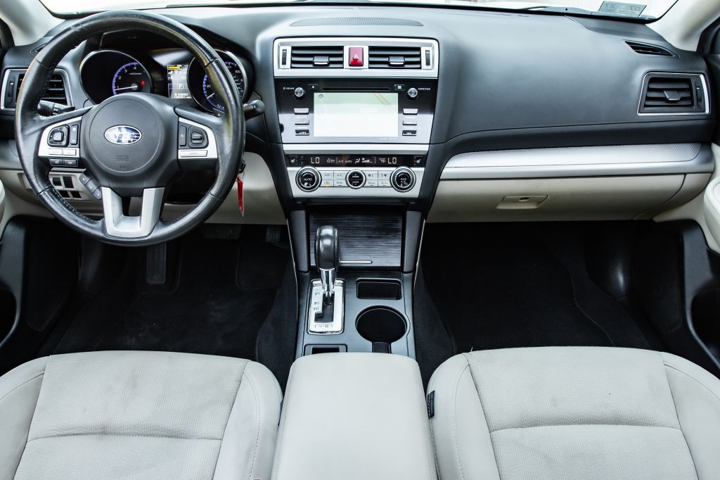 2015 Subaru Legacy Image 18