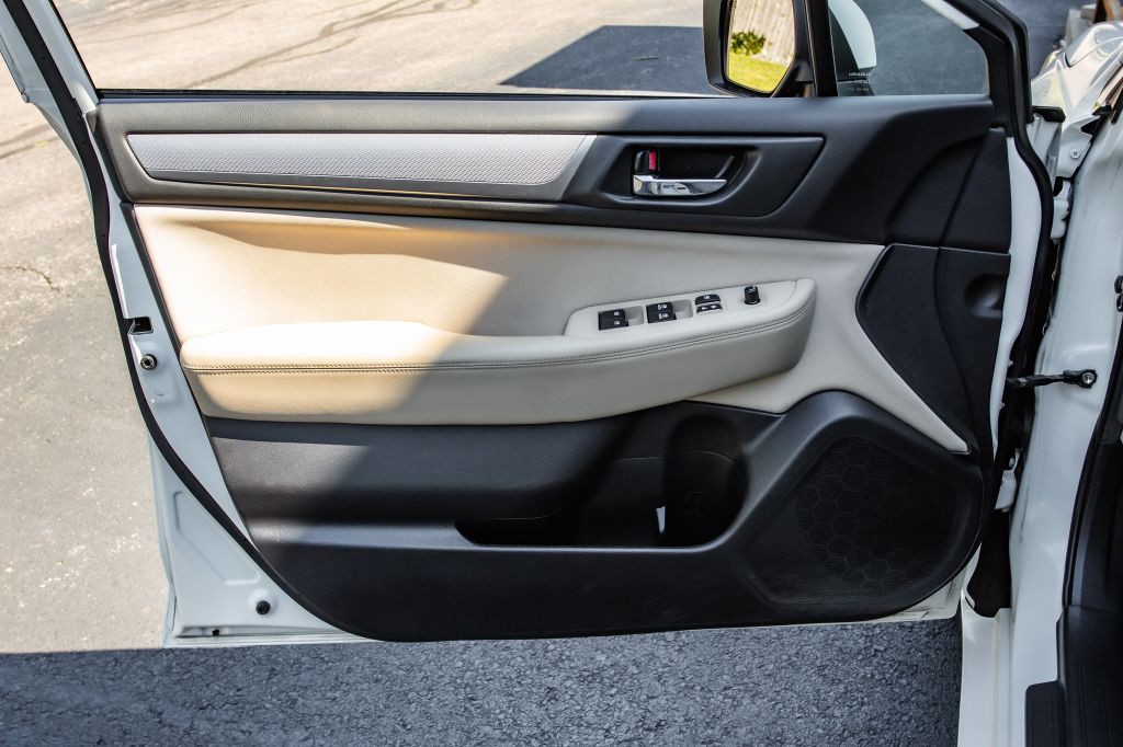 2015 Subaru Legacy Image 27