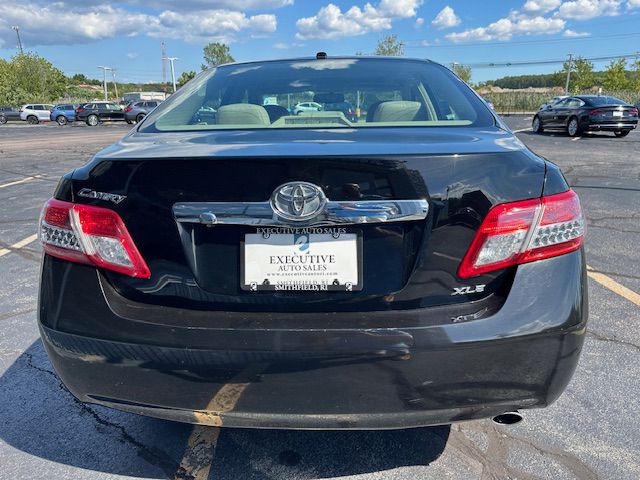 2011 Toyota Camry Image 3