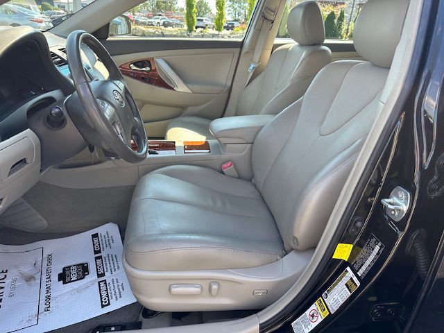 2011 Toyota Camry Image 8
