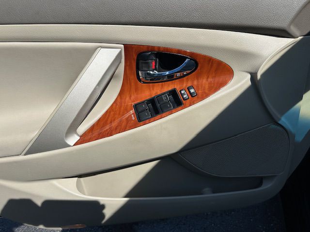 2011 Toyota Camry Image 9