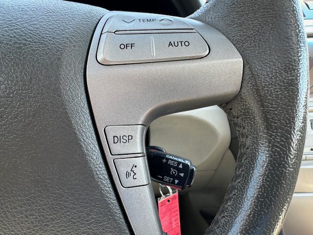 2011 Toyota Camry Image 16