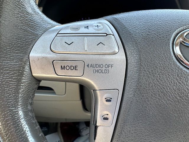 2011 Toyota Camry Image 17