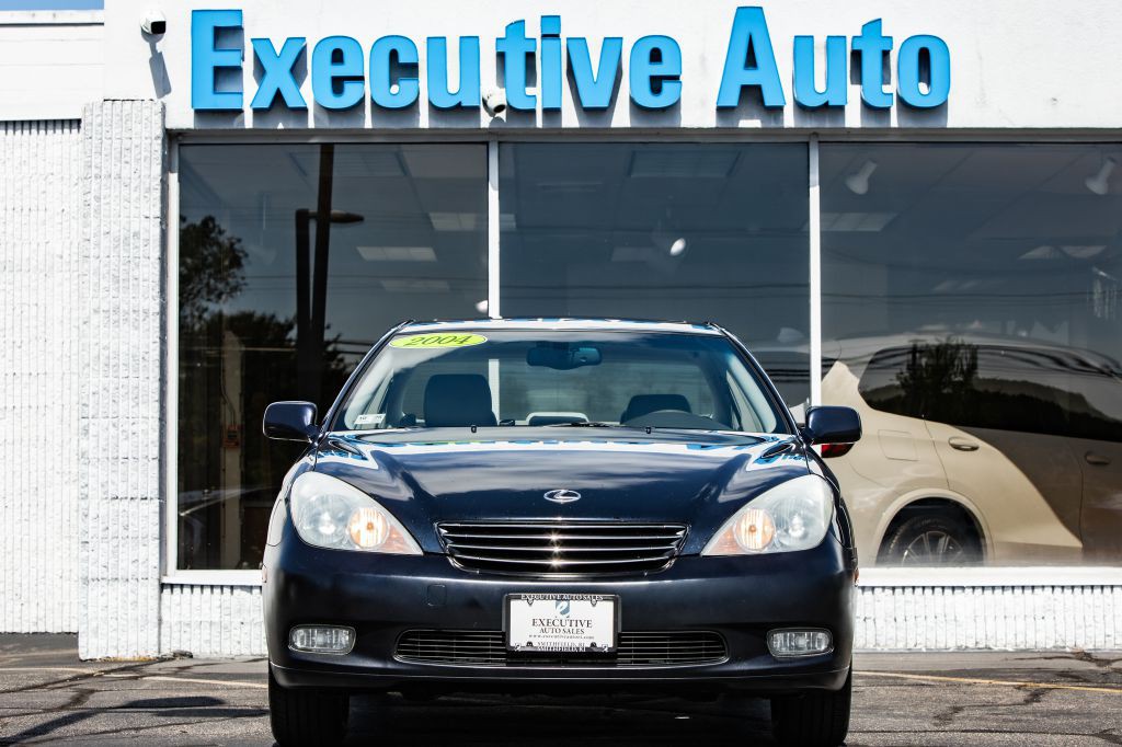 2004 Lexus ES Image 2
