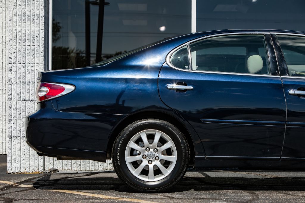 2004 Lexus ES Image 9