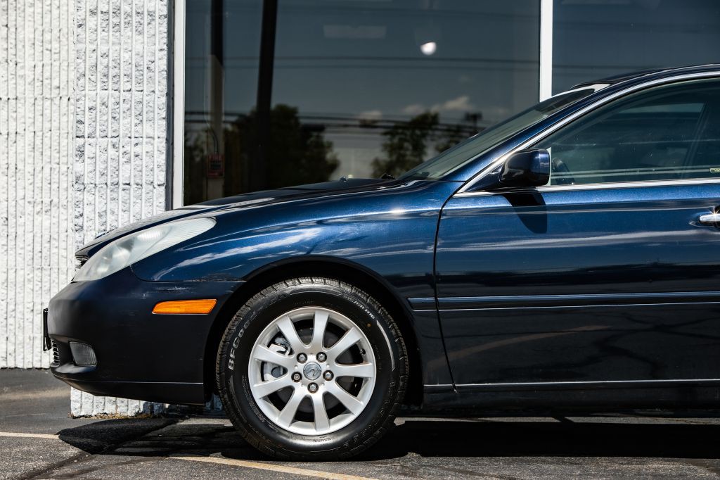 2004 Lexus ES Image 11