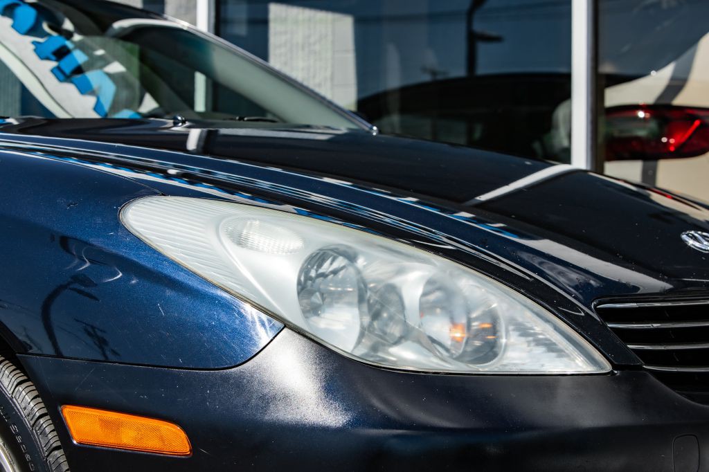 2004 Lexus ES Image 15