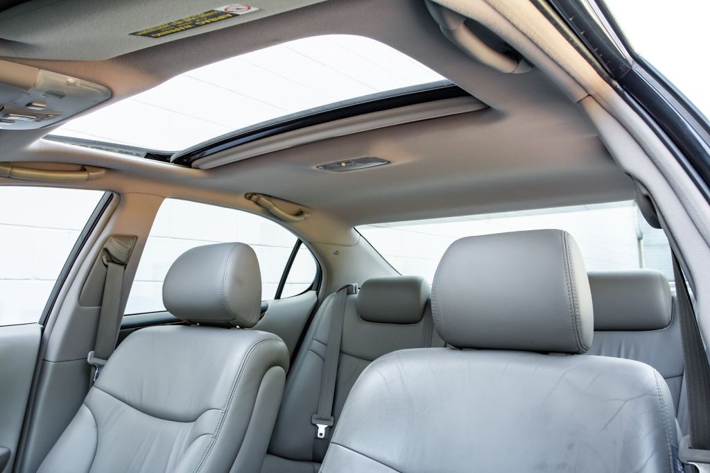2004 Lexus ES Image 23