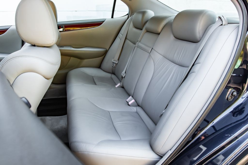 2004 Lexus ES Image 24