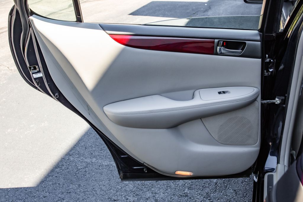 2004 Lexus ES Image 26