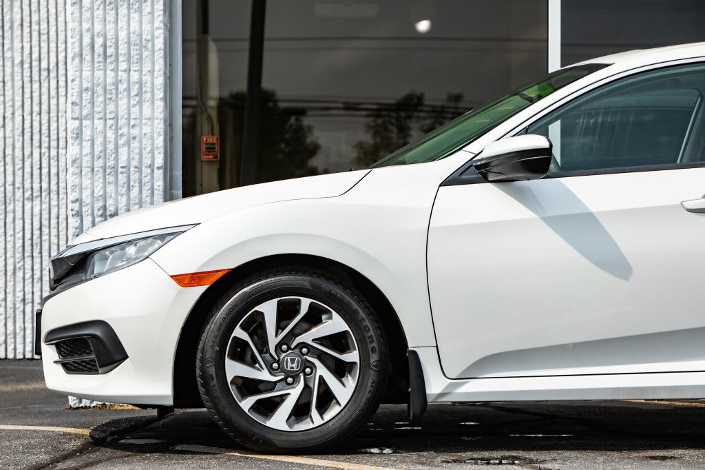2018 Honda Civic Image 11