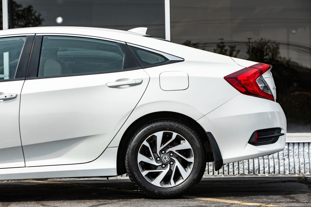 2018 Honda Civic Image 12