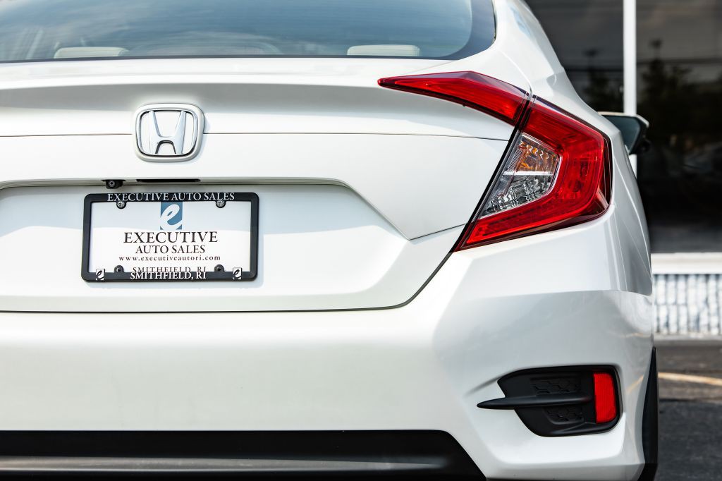 2018 Honda Civic Image 14