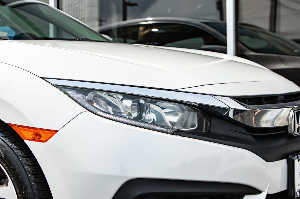 2018 Honda Civic Image 15