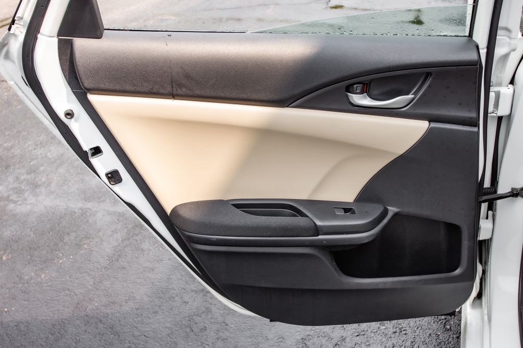 2018 Honda Civic Image 28
