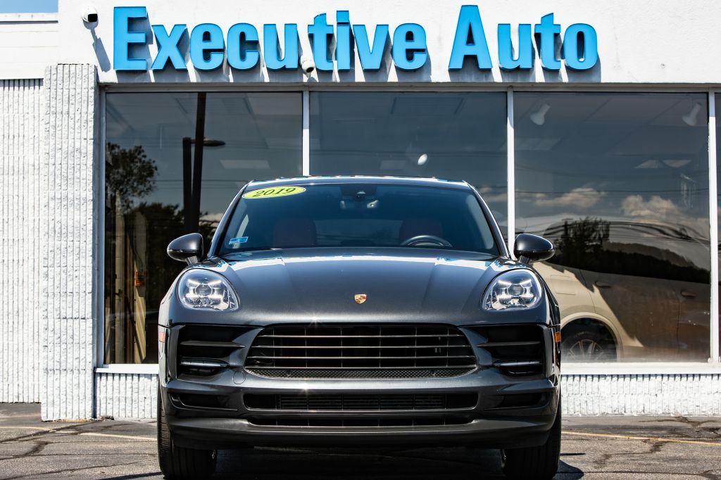 2019 Porsche Macan Image 2