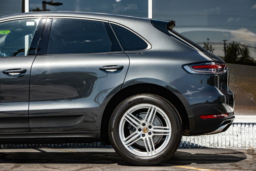 2019 Porsche Macan Image 12