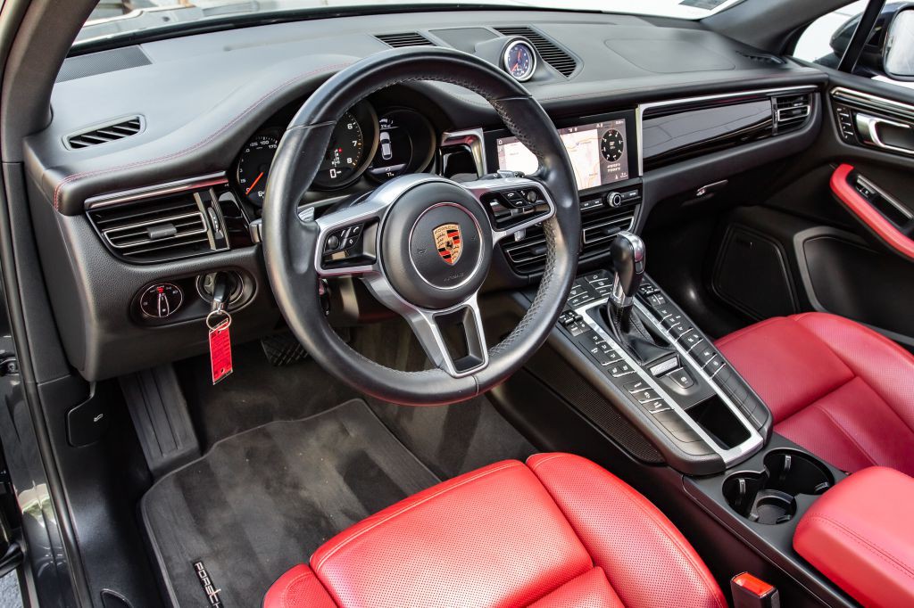 2019 Porsche Macan Image 17