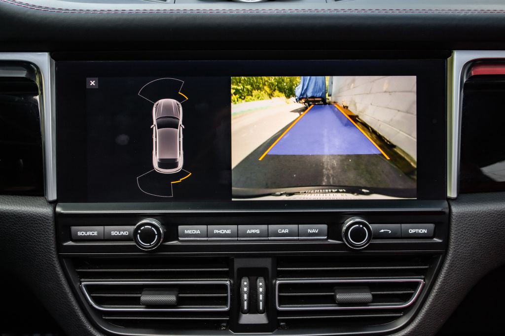 2019 Porsche Macan Image 22