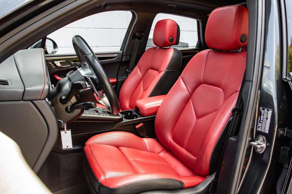 2019 Porsche Macan Image 26