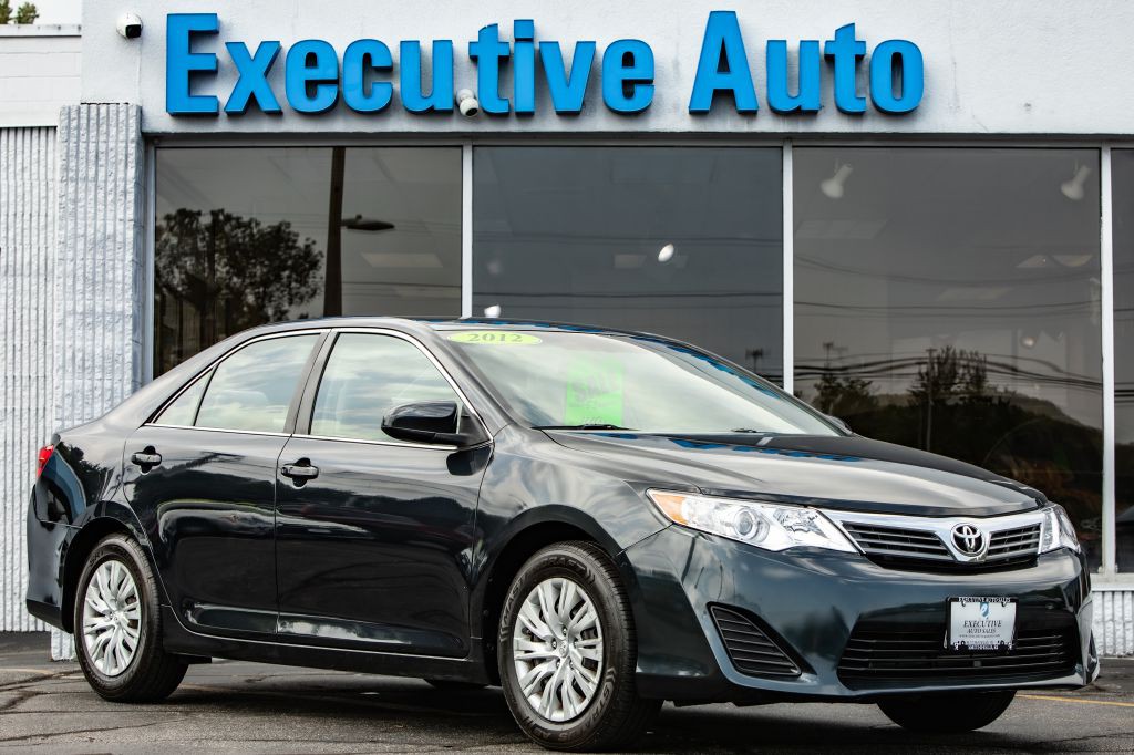 2012 Toyota Camry Image 1