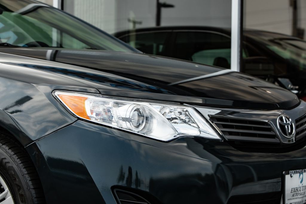 2012 Toyota Camry Image 15