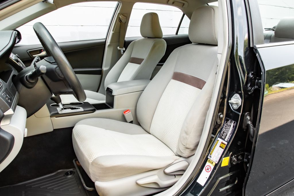 2012 Toyota Camry Image 22