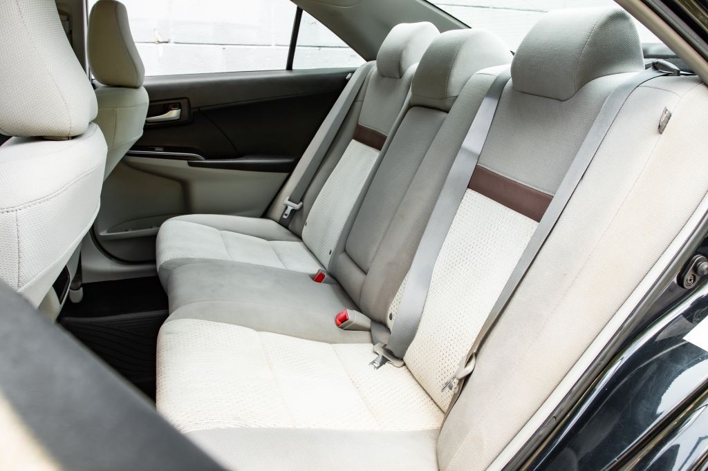 2012 Toyota Camry Image 23
