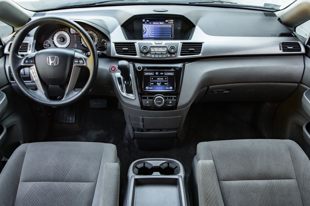 2015 Honda Odyssey Image 18
