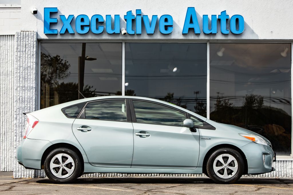 2014 Toyota Prius Image 8