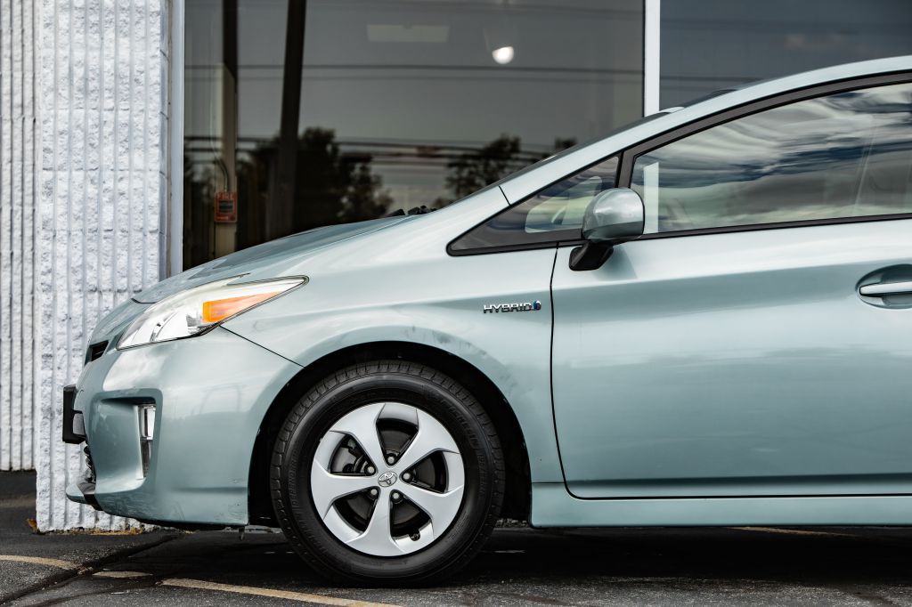 2014 Toyota Prius Image 11