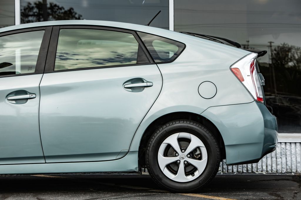 2014 Toyota Prius Image 12