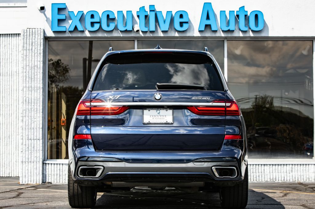2022 BMW X7 Image 6