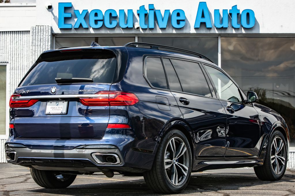 2022 BMW X7 Image 7