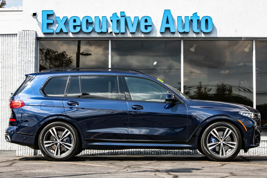 2022 BMW X7 Image 8