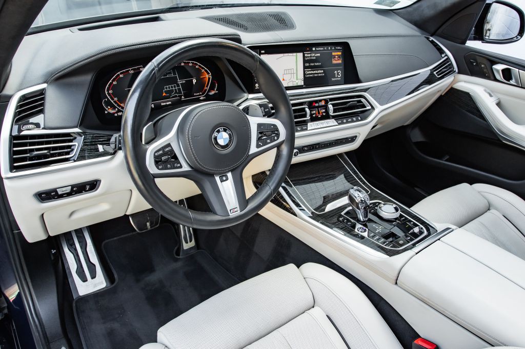 2022 BMW X7 Image 17