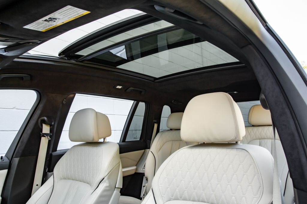 2022 BMW X7 Image 26